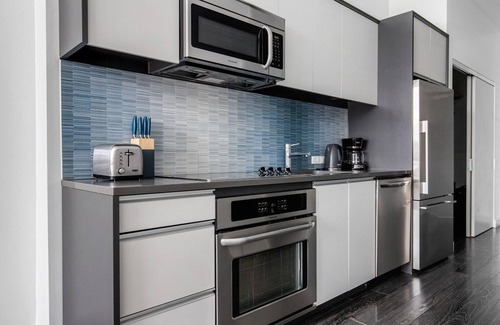Central-Maverick Square - Paris Street Apartment | Blueground | Central-Maverick Square, pool, nr Boston Harbor