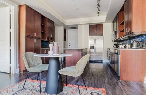North Burnet Apartment | Blueground | Domain 2bd apartment