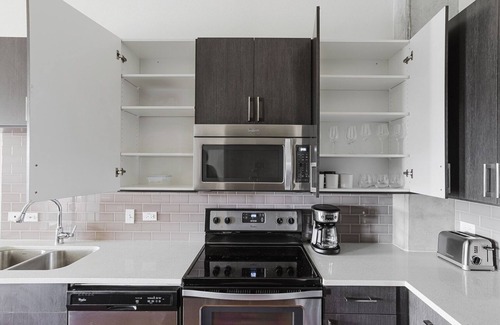 West End Apartment | Blueground | Downtown 1bd apartment