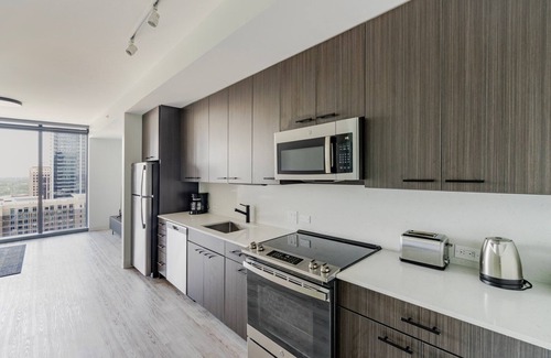 Downtown Austin Apartment | Blueground | Downtown Austin, pool, nr Capitol