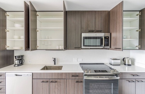 Downtown Austin Apartment | Blueground | Downtown Austin, pool, nr Capitol