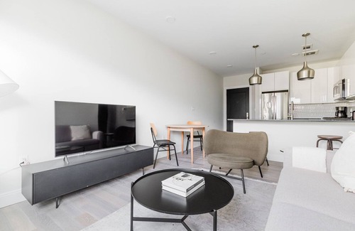 East Boston Apartment | Blueground | East Boston 2bd apartment
