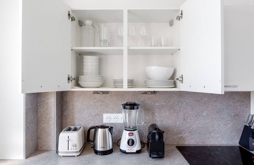 Porte-Dauphine Apartment | Blueground | Faisanderie, a/c, nr Eiffel Tower