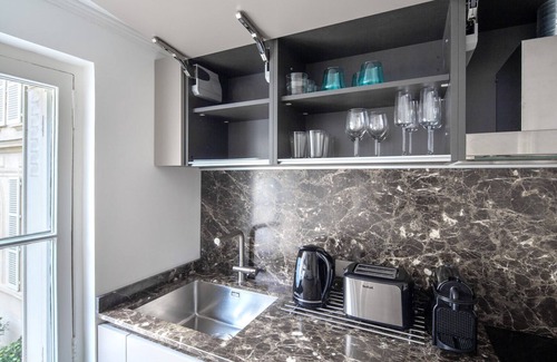 7th Arrondissement Apartment | Blueground | Invalides, nr Rodin & Maillol Museums