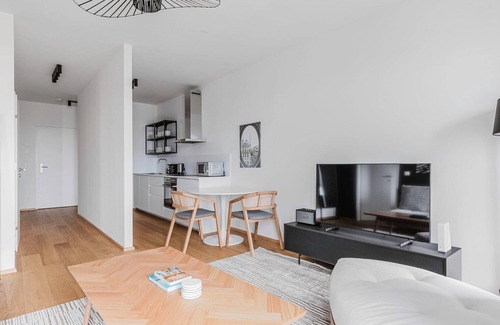 Erdberg Apartment | Blueground | Landstraße, pool, gym, sauna & a/c