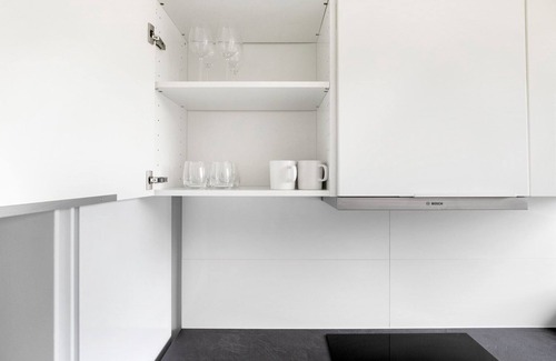 Neuilly-sur-Seine Apartment | Blueground | Neuilly Sur Seine, nr La Défense
