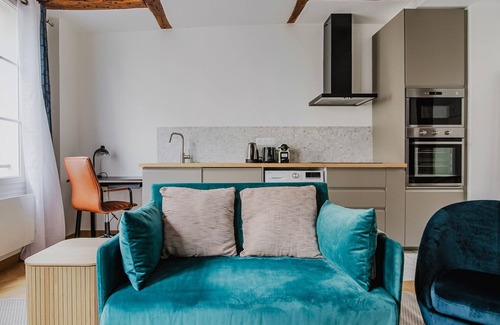 Notre Dame Apartment | Blueground | Odéon, washer, nr Notre-Dame