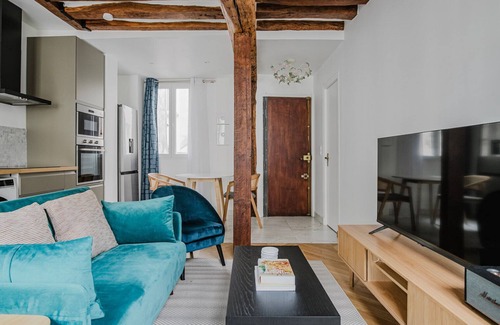 Notre Dame Apartment | Blueground | Odéon, washer, nr Notre-Dame