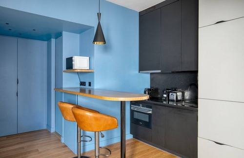 Porte-Dauphine Apartment | Blueground | Porte Dauphine, near shops & food
