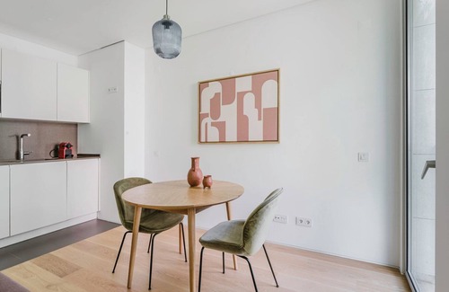 Santo Antonio Apartment | Blueground | Santo António, doorman, a/c, w/d