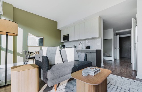 Capitol Hill Apartment | Blueground | SW Waterfront, pool & gym, nr museums
