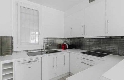 Passy Apartment | Blueground | Trocadero, elevator & w/d, nr Eiffel