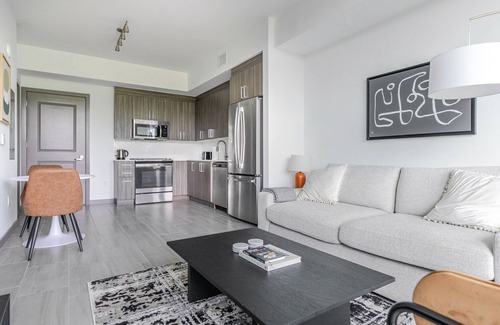 Northeast Miami Apartment | Blueground | Upper East Side, pool, nr Biscayne Bay