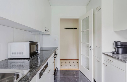 Sihlfeld Apartment | Blueground | Wiedikon, w/d, fully furnished