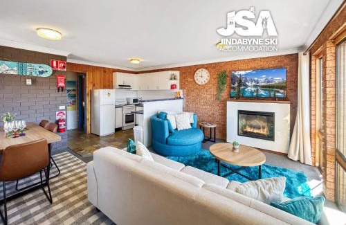 Jindabyne Apartment | Bluegums 3 - 2 bedroom apartment sleeps 6 with great views