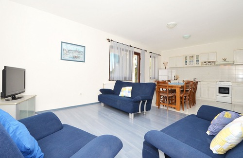 Okrug Gornji Apartment | BLUEHOUSE 1 spacious apartment for 8+2 persons with sea view