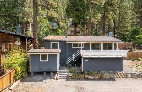 Kings Beach House | Bluejay Hideaway by Tahoe Getaways - Kings Beach 3 BR Pet Friendly w Enclosed Yard and Hot Tub