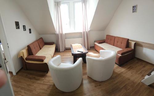 Karlovy Vary Apartment | Bluestars Home