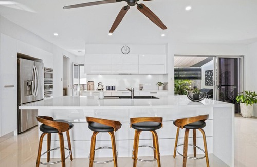 Trinity Park House | Bluewater Escape at Harbour Drive- Luxury Coastal Retreat with Private Pool | Family & Pet-Friendly