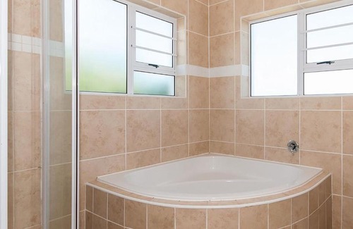 Bluewater Bay Bed & Breakfast | Bluewaters Self-Catering Units