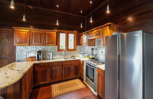 Bocas del Toro House | Bluff Beachfront Exotic Home