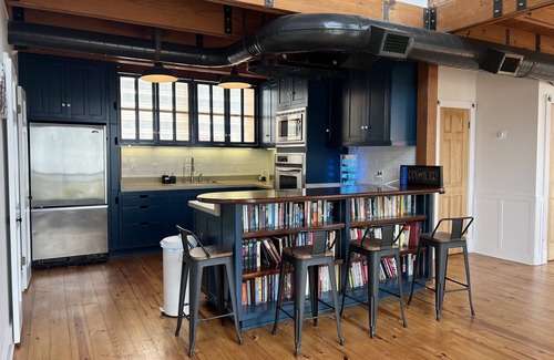 Spicewood House | Bluff House on the Lake