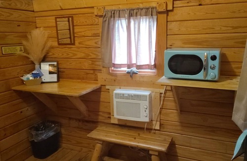 Bluffton Cabin | Bluffton KOA RV Resort
