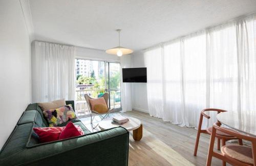 Broadbeach Apartment | Blush on Broadbeach- beachside and pet friendly, 3rd floor walk up