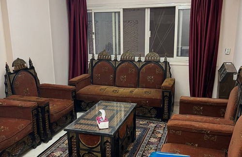 Agouza Apartment | BnB Cairo-Charming 2-bedroom apartment in delightful Giza Governorate with AC