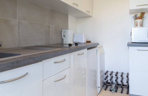 Cap-d'Antibes Apartment | BNB RENTING chez J-P - 100m beach 2-4pers terrace sea view pool garage