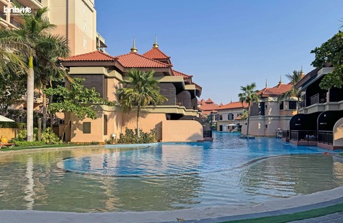 Palm Jumeirah Apartment | bnbme | Anantara Resort Apartment in Dubai Palm