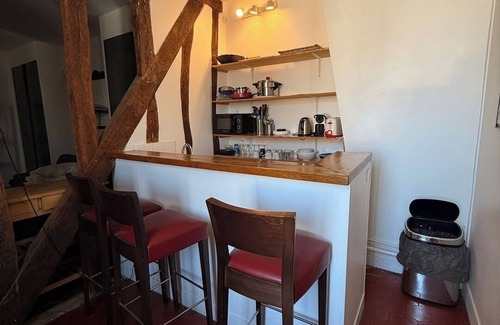Strasbourg -Saint-Denis Apartment | BnBNook - Chic 1BR Close to Louvre and Opera