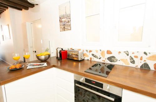 Les Iles Apartment | BnBNova - Île Saint-Louis & Pont de la Tournelle