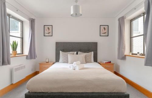 The City of London Apartment | BnBNova - Holborn - 2BR Near Covent Garden