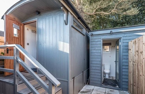 Thorpeness Apartment | Bo Peep Shepherds Hut, Thorpeness