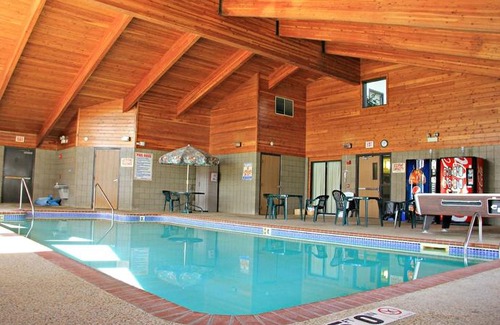 Wautoma Hotel | Boarders Inn and Suites by Cobblestone Hotels Wautoma