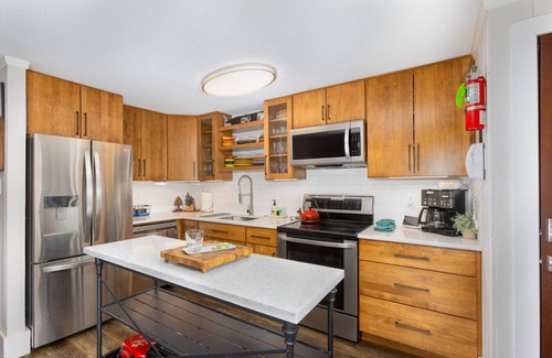 Snowshoe House | Boards & Bikes—Secluded Luxury Next to the Village (Treetop 29)