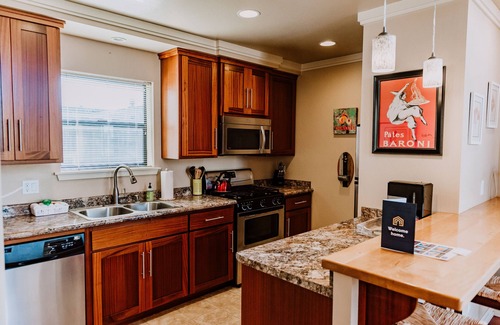 Old Town Eureka House | Boardwalk Loft w/bay view loacated in old town