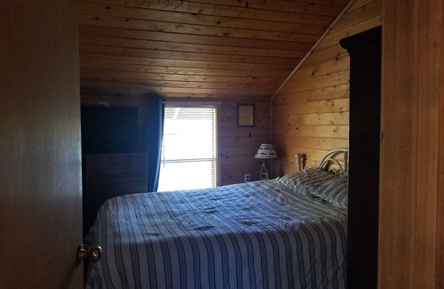 Rathdrum Cabin | BOAT ACCESSIBLE ONLY. Lake front secluded cabin. You must have access to a boat