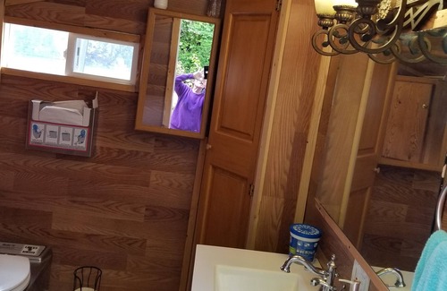 Rathdrum Cabin | BOAT ACCESSIBLE ONLY. Lake front secluded cabin. You must have access to a boat