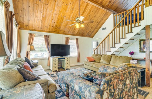 Negreet House | Boat and Swim Lakefront Toledo Bend Retreat!