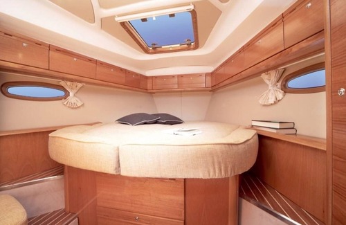Palavas-les-Flots Boat Rental | Boat at dock