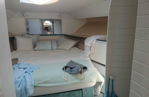 Cap d'Agde Boat Rental | Boat 'Bateau Pause' with Sea View and Private Terrace