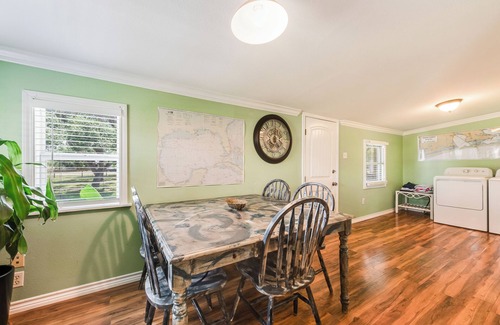 Aransas Pass House | Boat Parking, fully fenced yard, Pets OK, Pool Access