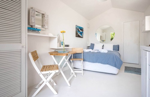Surfdale Apartment | Boatsheds on the Bay, Boatshed #1