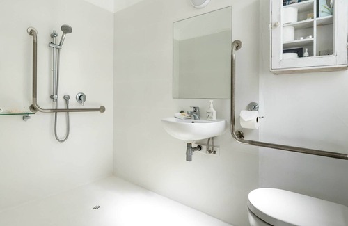 Surfdale Apartment | Boatsheds on the Bay, Boatshed #1