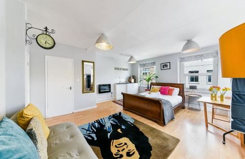 Shoreditch Apartment | Bob Marley Studio - Shoreditch Near Liverpool Street