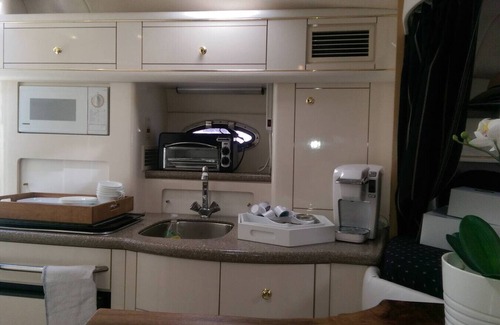 St. Catharines Boat Rental | Bob's Yer Uncle in Port Dalhousie