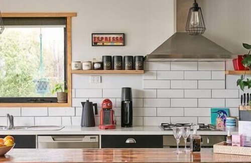 Ballarat House | Bobby Three One Oh. Pet Friendly