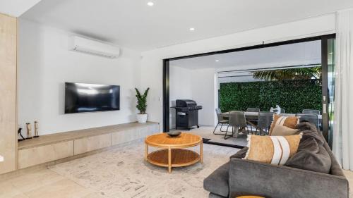 Hawks Nest House | Bobe 2 Luxury Beach Escape